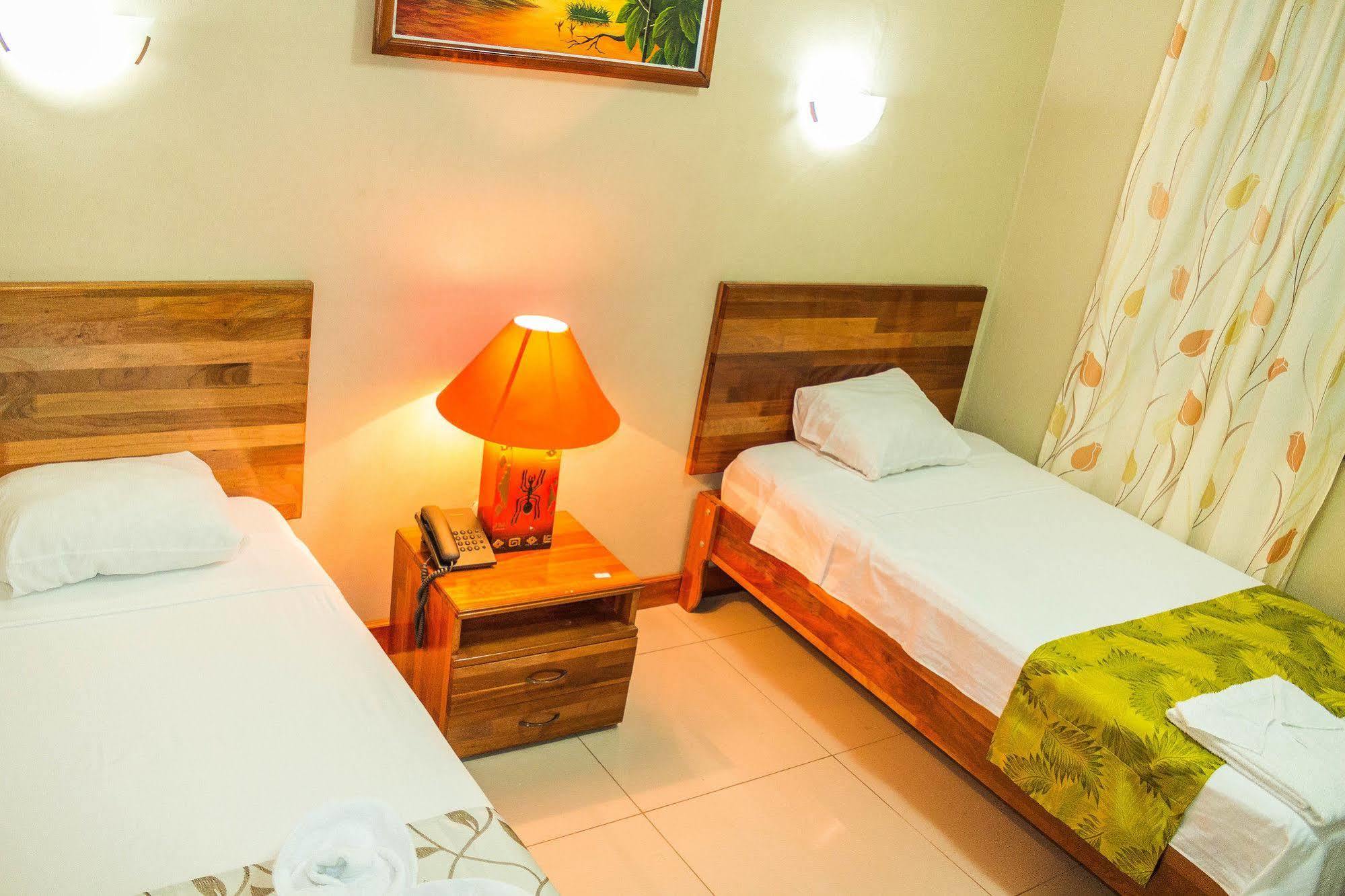 Hotel Golden Star Iquitos Exteriör bild