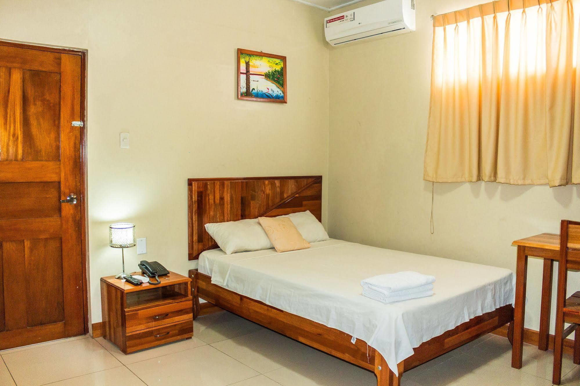 Hotel Golden Star Iquitos Exteriör bild